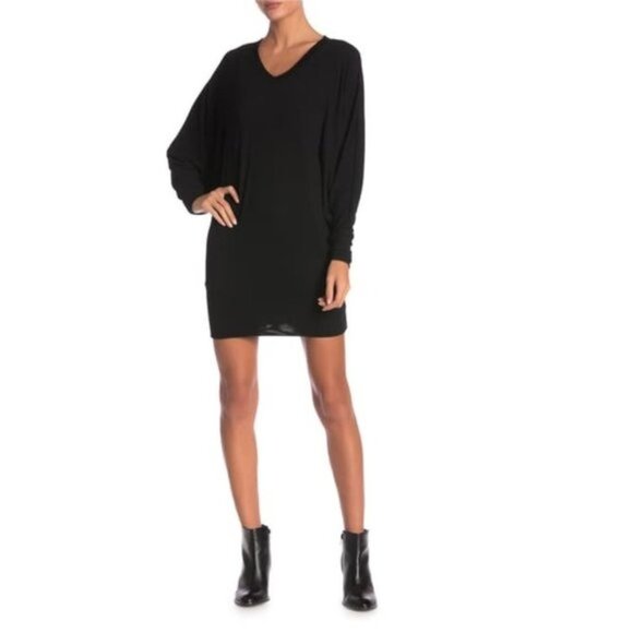 Go Couture Solid V-Neck Tunic Sweater Dress - Picture 1 of 7